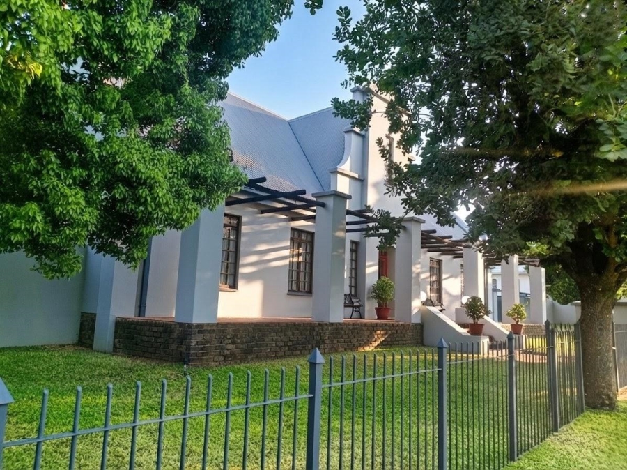 4 Bedroom Property for Sale in Ninapark Gauteng