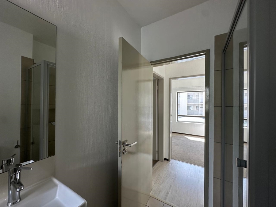 To Let 2 Bedroom Property for Rent in Broadacres Gauteng