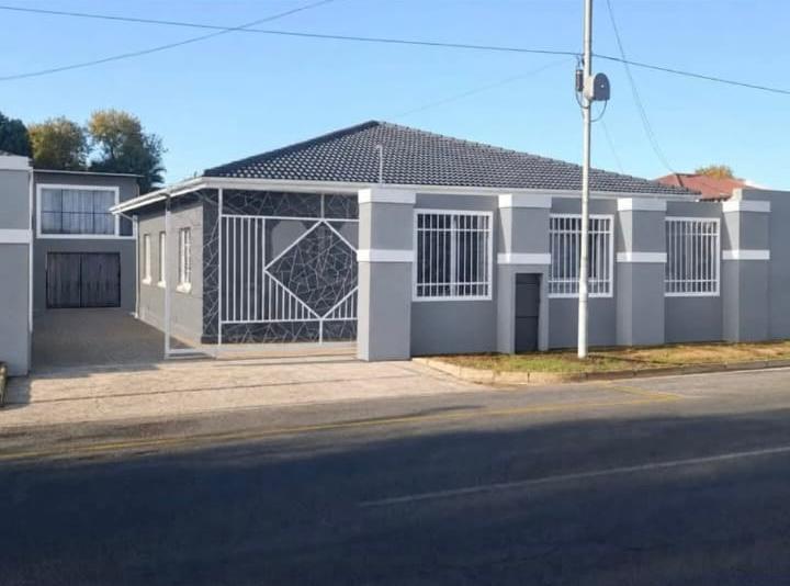 4 Bedroom Property for Sale in Roodepoort Gauteng
