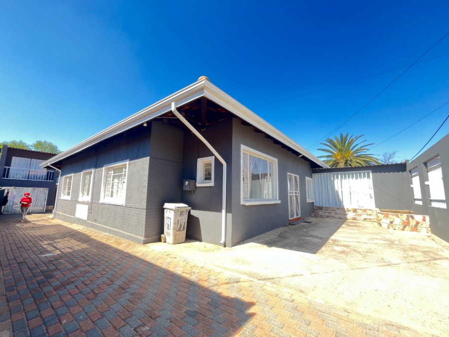 4 Bedroom Property for Sale in Roodepoort Gauteng