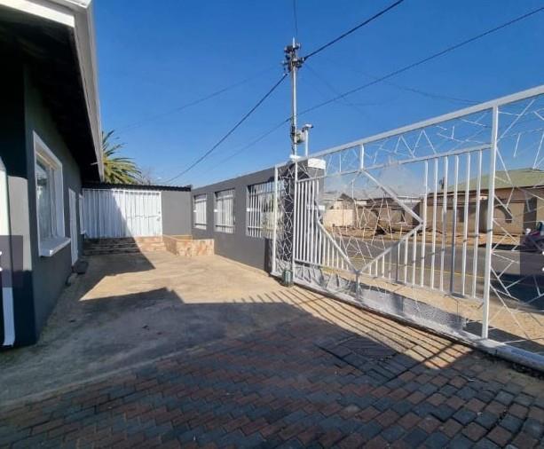 4 Bedroom Property for Sale in Roodepoort Gauteng