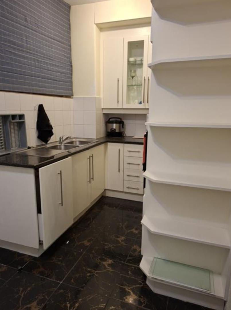 To Let 1 Bedroom Property for Rent in Illovo Gauteng