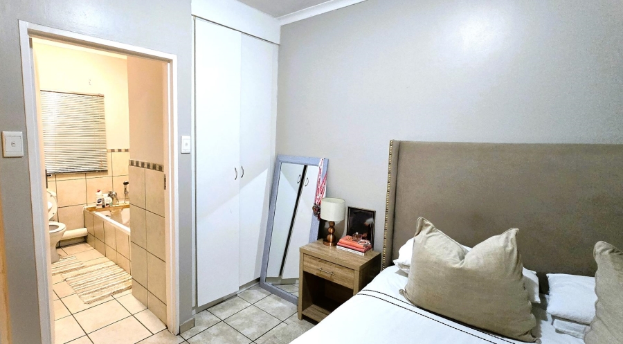 1 Bedroom Property for Sale in Kosmosdal Gauteng