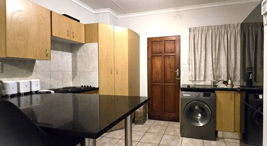 1 Bedroom Property for Sale in Kosmosdal Gauteng