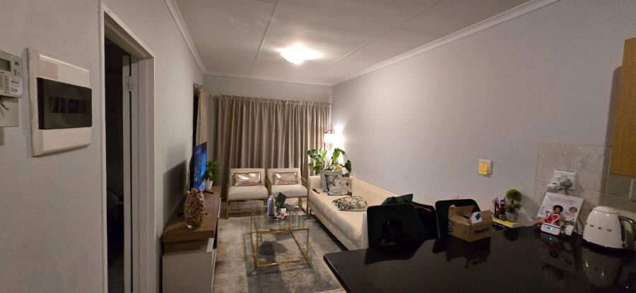 1 Bedroom Property for Sale in Kosmosdal Gauteng