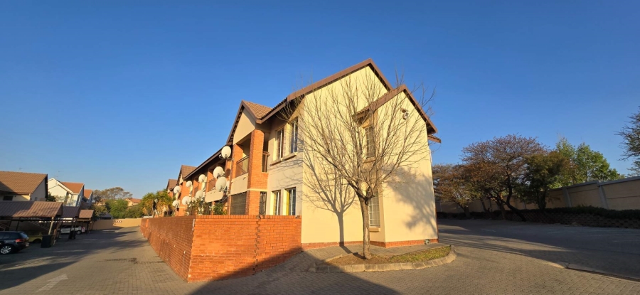1 Bedroom Property for Sale in Kosmosdal Gauteng