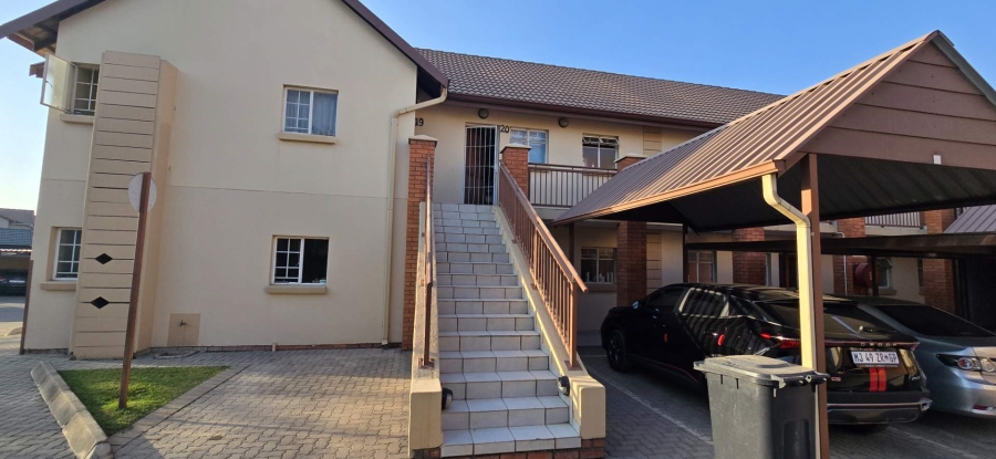 1 Bedroom Property for Sale in Kosmosdal Gauteng