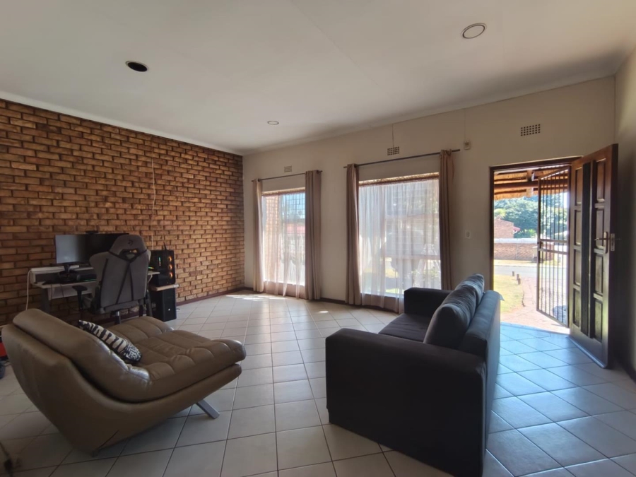 To Let 3 Bedroom Property for Rent in Terenure Gauteng