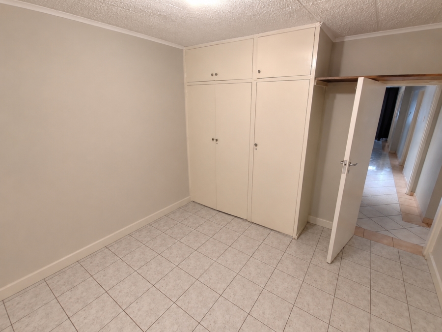 2 Bedroom Property for Sale in La Montagne Gauteng