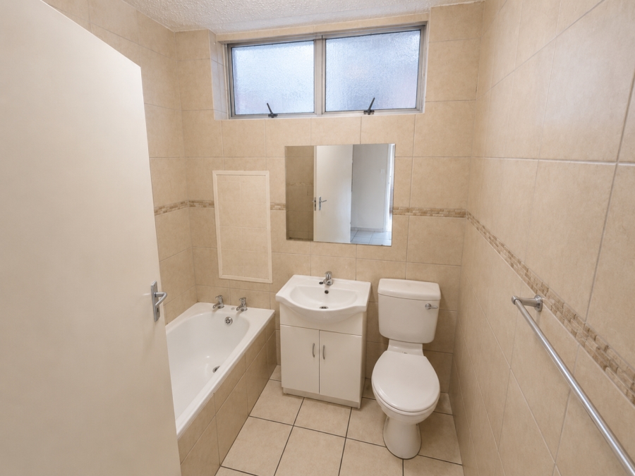 2 Bedroom Property for Sale in La Montagne Gauteng