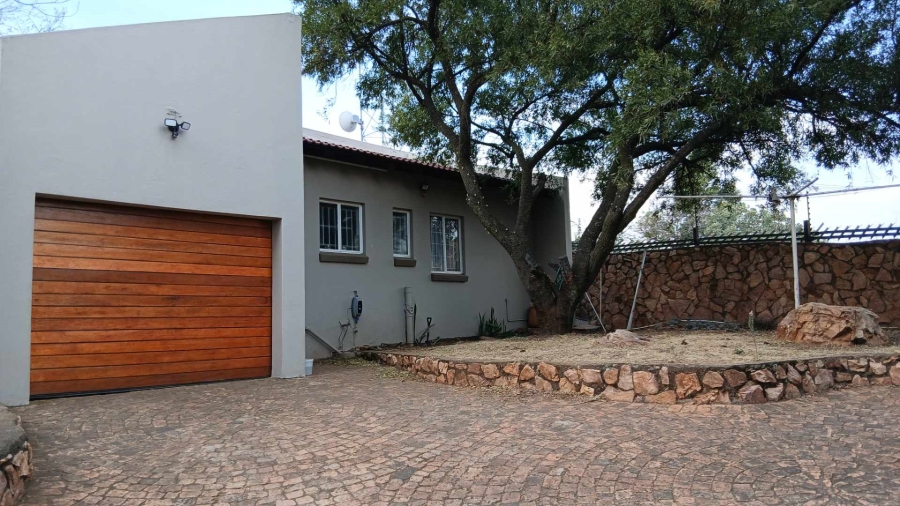 7 Bedroom Property for Sale in Helderkruin Gauteng