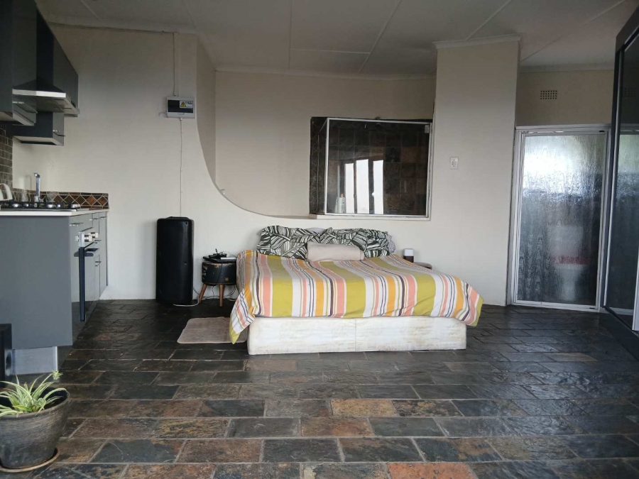 7 Bedroom Property for Sale in Helderkruin Gauteng