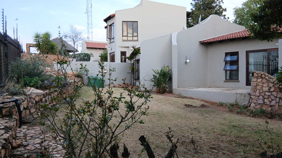 7 Bedroom Property for Sale in Helderkruin Gauteng