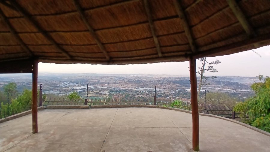 7 Bedroom Property for Sale in Helderkruin Gauteng