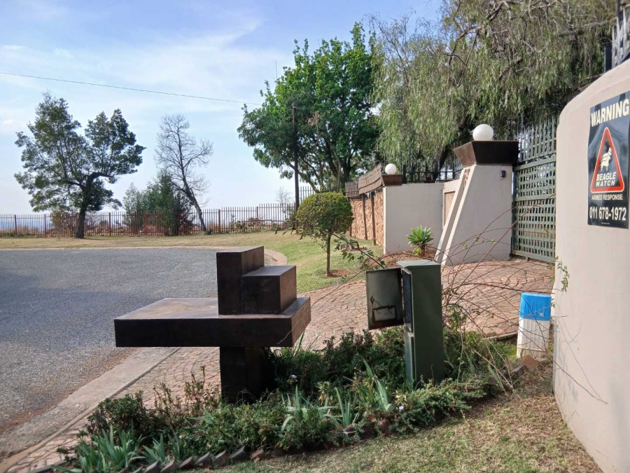 7 Bedroom Property for Sale in Helderkruin Gauteng