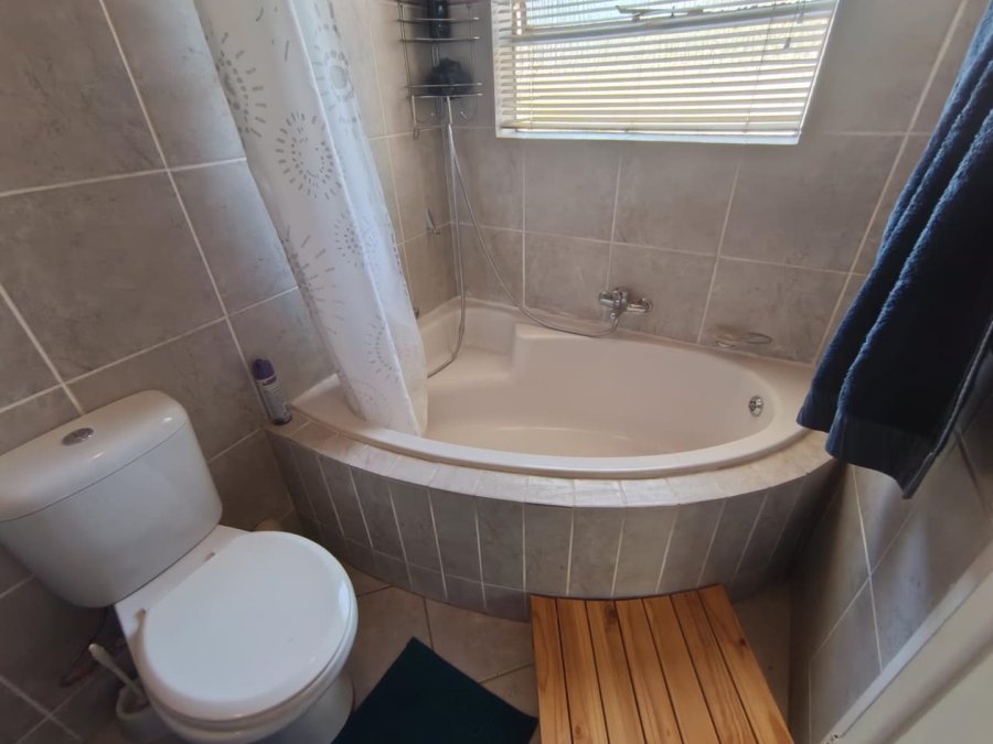 To Let 3 Bedroom Property for Rent in Terenure Gauteng