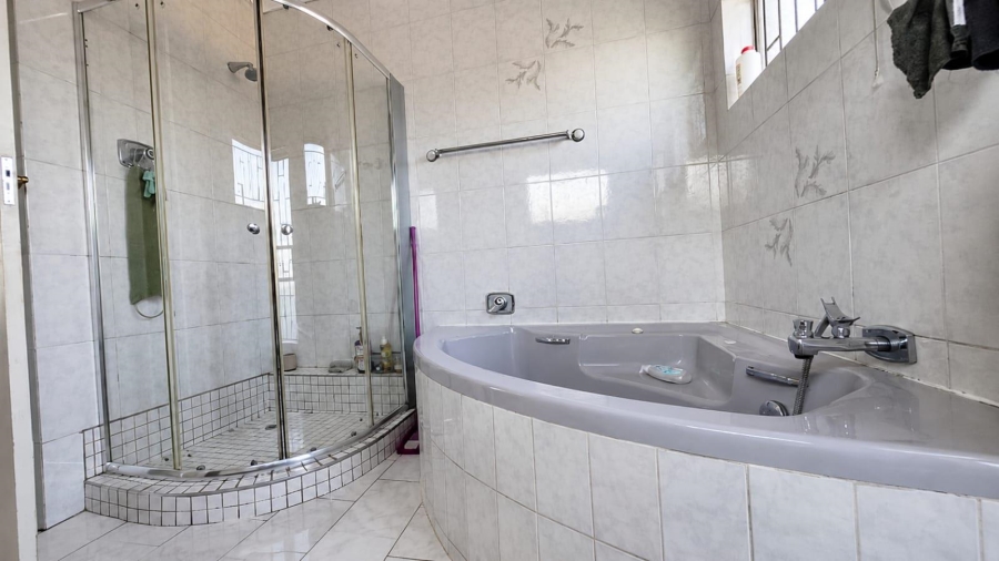4 Bedroom Property for Sale in Bruma Gauteng