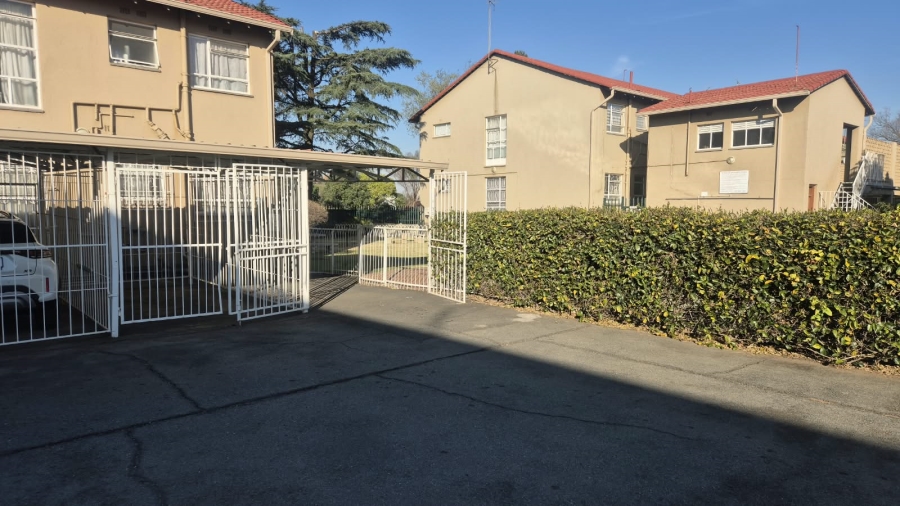 2 Bedroom Property for Sale in Brackenhurst Gauteng