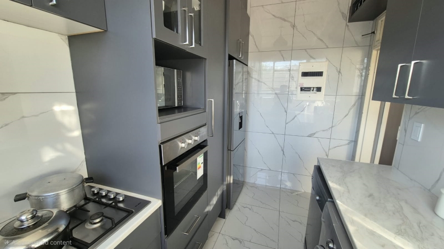 2 Bedroom Property for Sale in Brackenhurst Gauteng