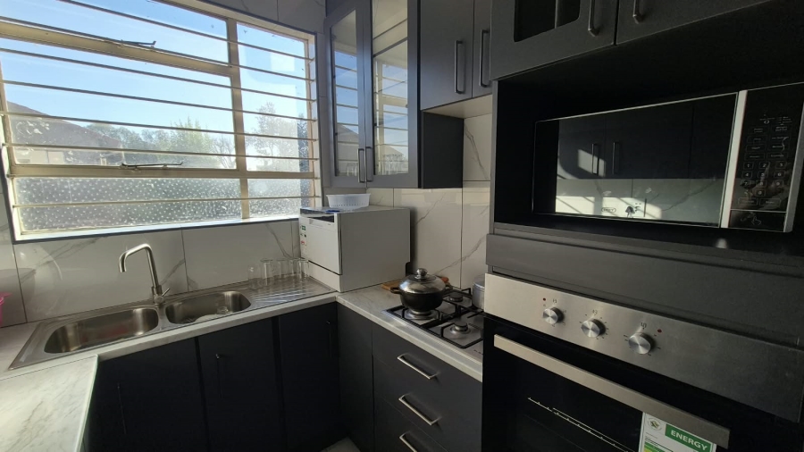 2 Bedroom Property for Sale in Brackenhurst Gauteng