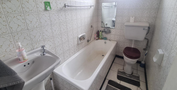 2 Bedroom Property for Sale in Brackenhurst Gauteng