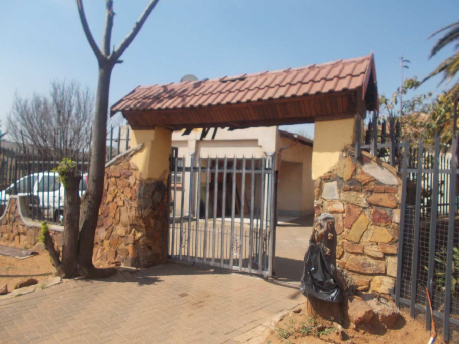 4 Bedroom Property for Sale in Palm Ridge Gauteng