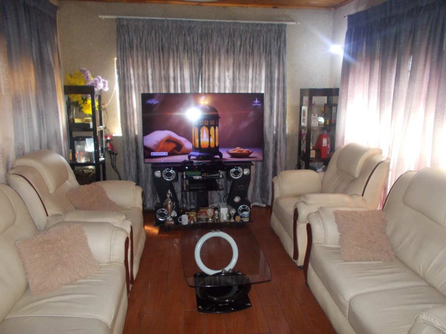 4 Bedroom Property for Sale in Palm Ridge Gauteng