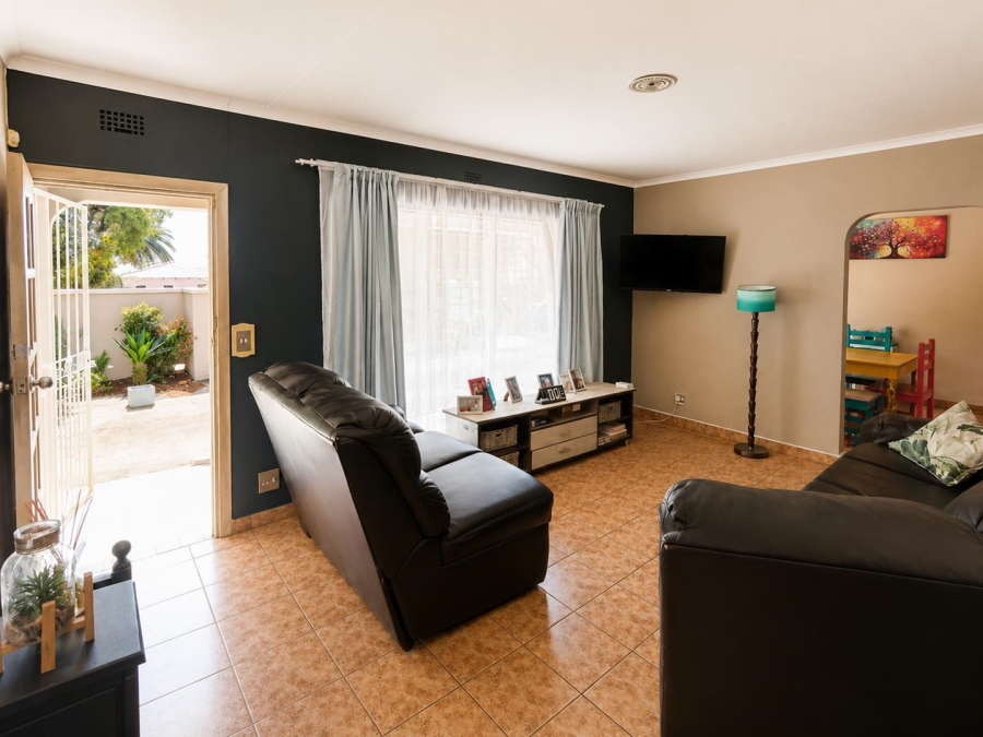 5 Bedroom Property for Sale in Brackendowns Gauteng