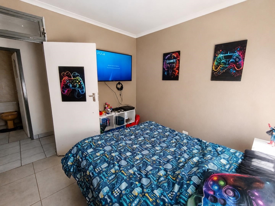 5 Bedroom Property for Sale in Brackendowns Gauteng