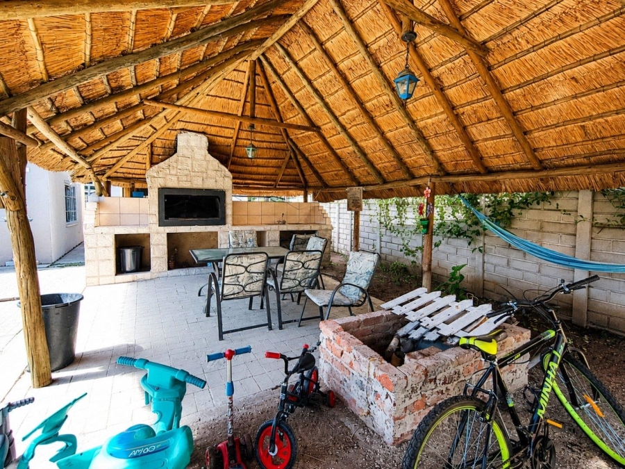 5 Bedroom Property for Sale in Brackendowns Gauteng