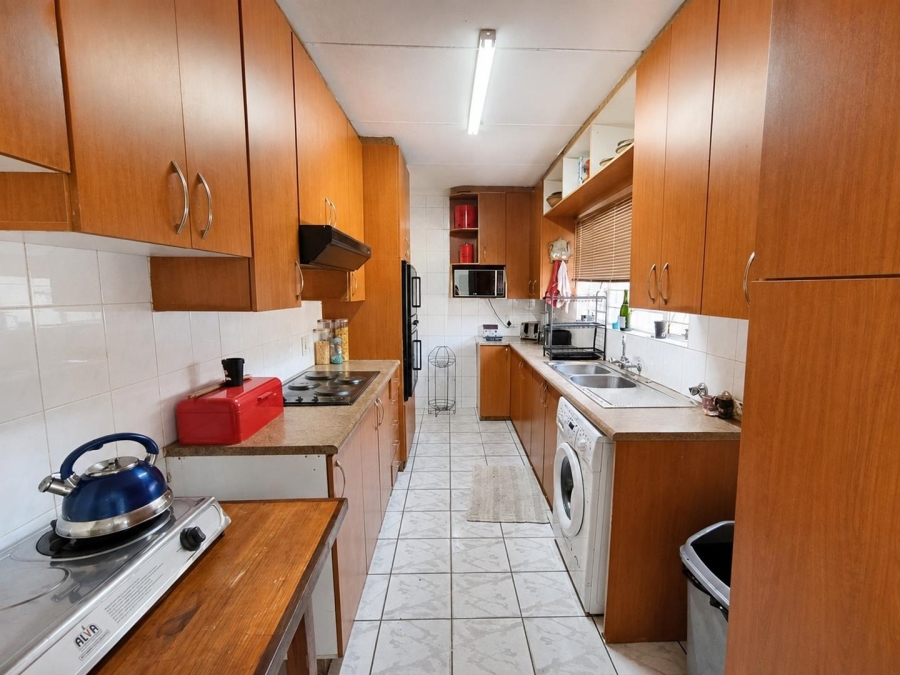 5 Bedroom Property for Sale in Brackendowns Gauteng