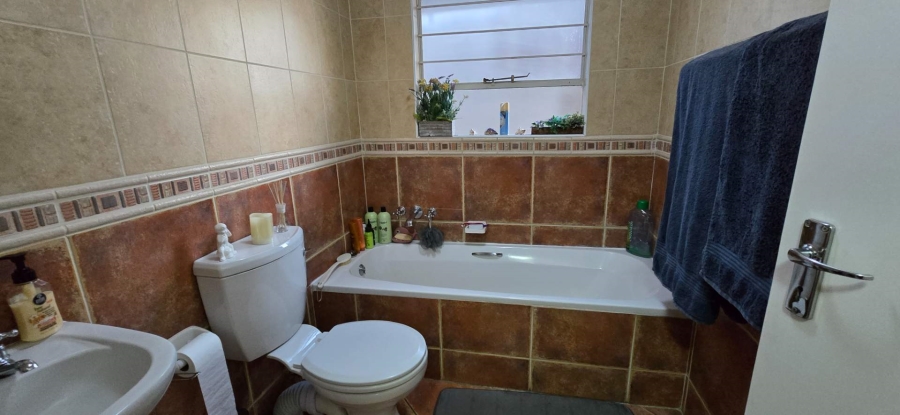 4 Bedroom Property for Sale in Barbeque Downs Gauteng