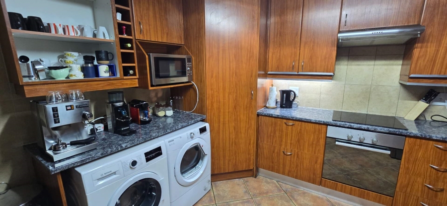 4 Bedroom Property for Sale in Barbeque Downs Gauteng