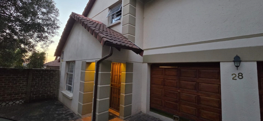 4 Bedroom Property for Sale in Barbeque Downs Gauteng