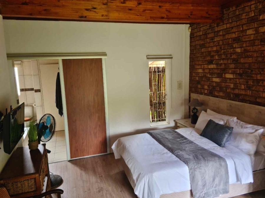 To Let 1 Bedroom Property for Rent in Waverley Gauteng