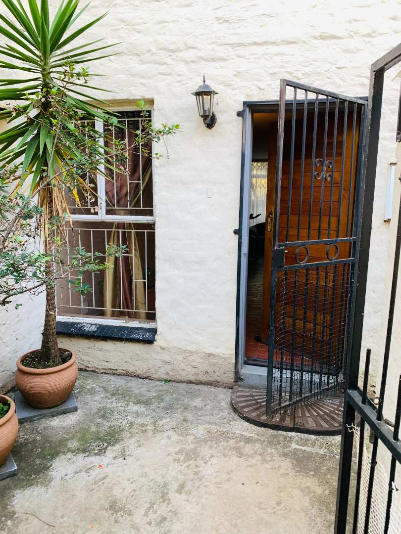 2 Bedroom Property for Sale in Sunnyside Gauteng
