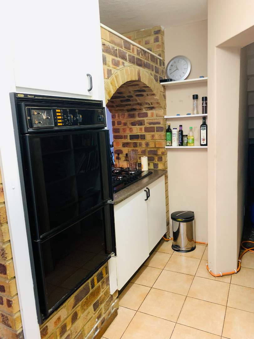 2 Bedroom Property for Sale in Sunnyside Gauteng