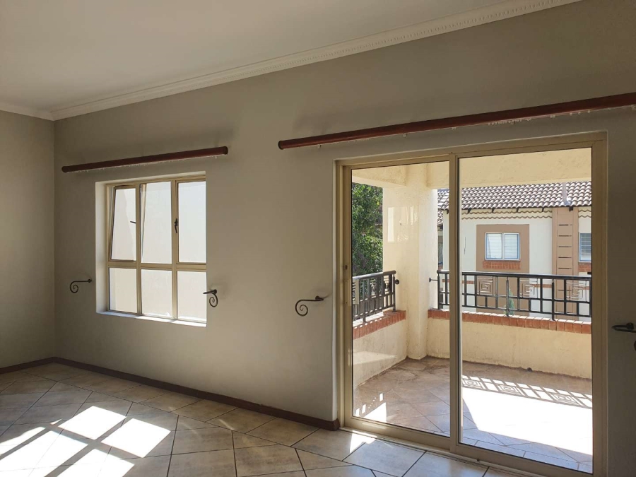 To Let 2 Bedroom Property for Rent in Faerie Glen Gauteng