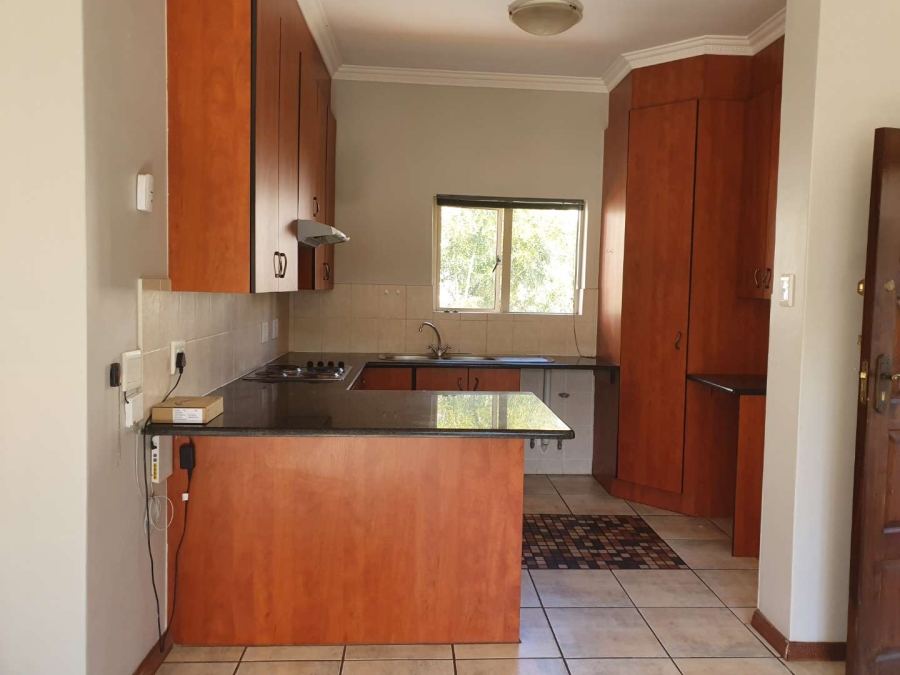 To Let 2 Bedroom Property for Rent in Faerie Glen Gauteng