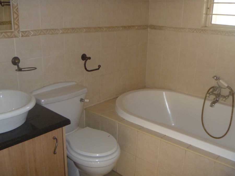 To Let 2 Bedroom Property for Rent in Faerie Glen Gauteng