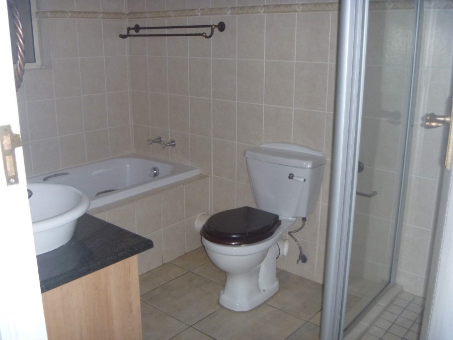 To Let 2 Bedroom Property for Rent in Faerie Glen Gauteng