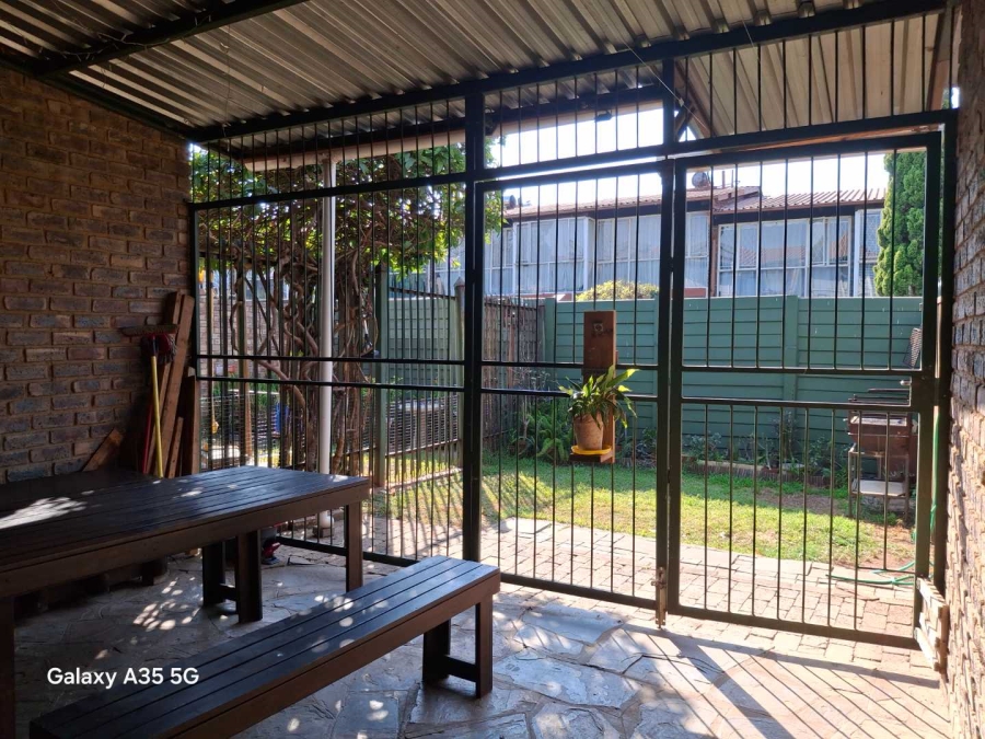 To Let 3 Bedroom Property for Rent in Clubview Gauteng