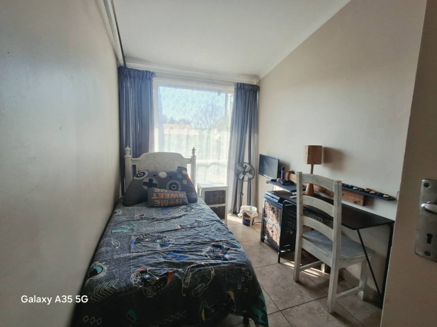 To Let 3 Bedroom Property for Rent in Clubview Gauteng