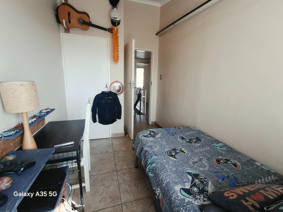 To Let 3 Bedroom Property for Rent in Clubview Gauteng