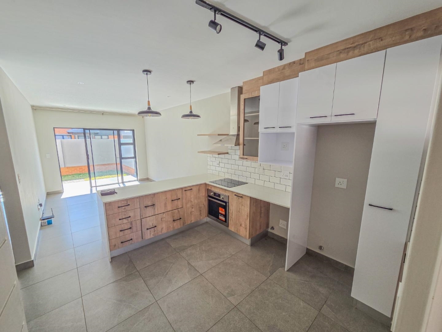 To Let 2 Bedroom Property for Rent in Equestria Gauteng