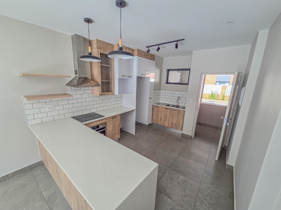 To Let 2 Bedroom Property for Rent in Equestria Gauteng