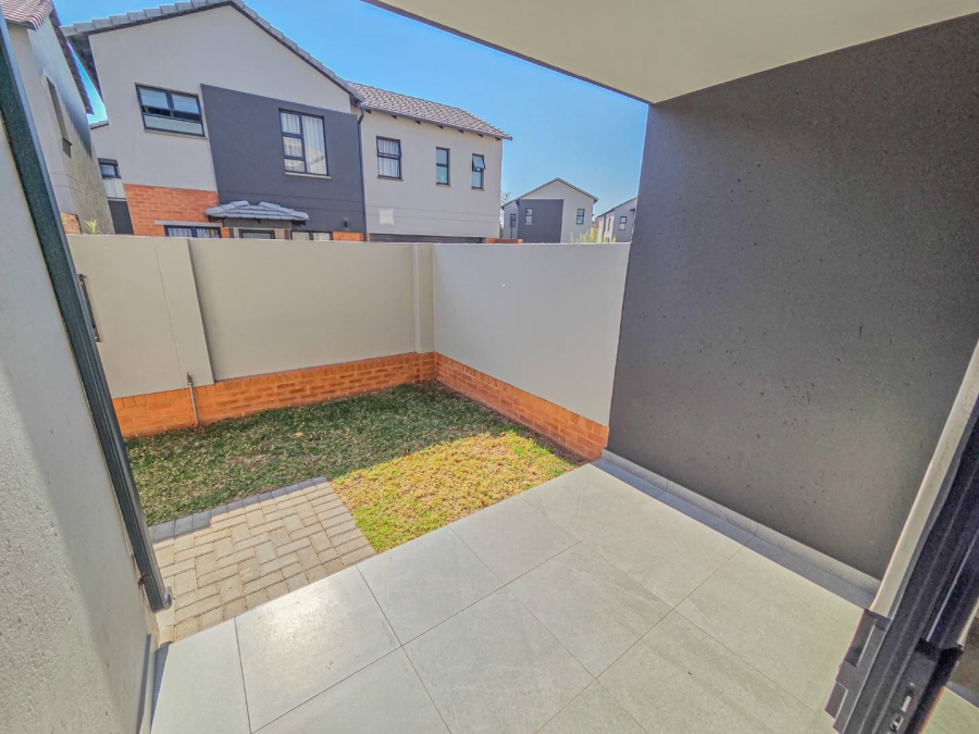 To Let 2 Bedroom Property for Rent in Equestria Gauteng