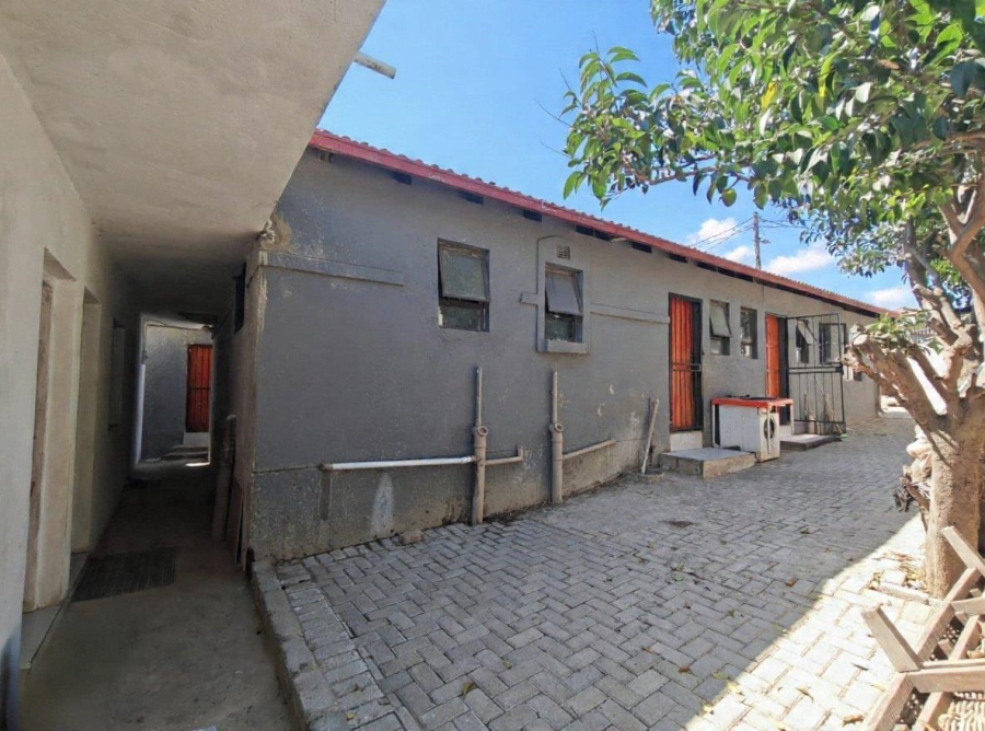 10 Bedroom Property for Sale in Cosmo City Gauteng