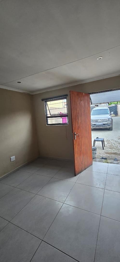 10 Bedroom Property for Sale in Cosmo City Gauteng