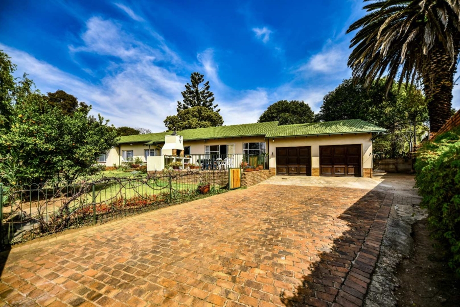 3 Bedroom Property for Sale in Garsfontein Gauteng
